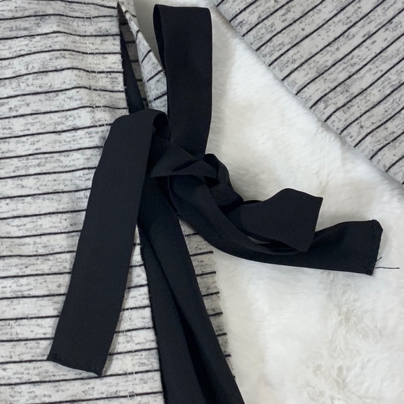 *Pebble & Stone Pullover Stripe Top Gray Black Small Side Tie Sheer Trim Casual - Picture 7 of 8